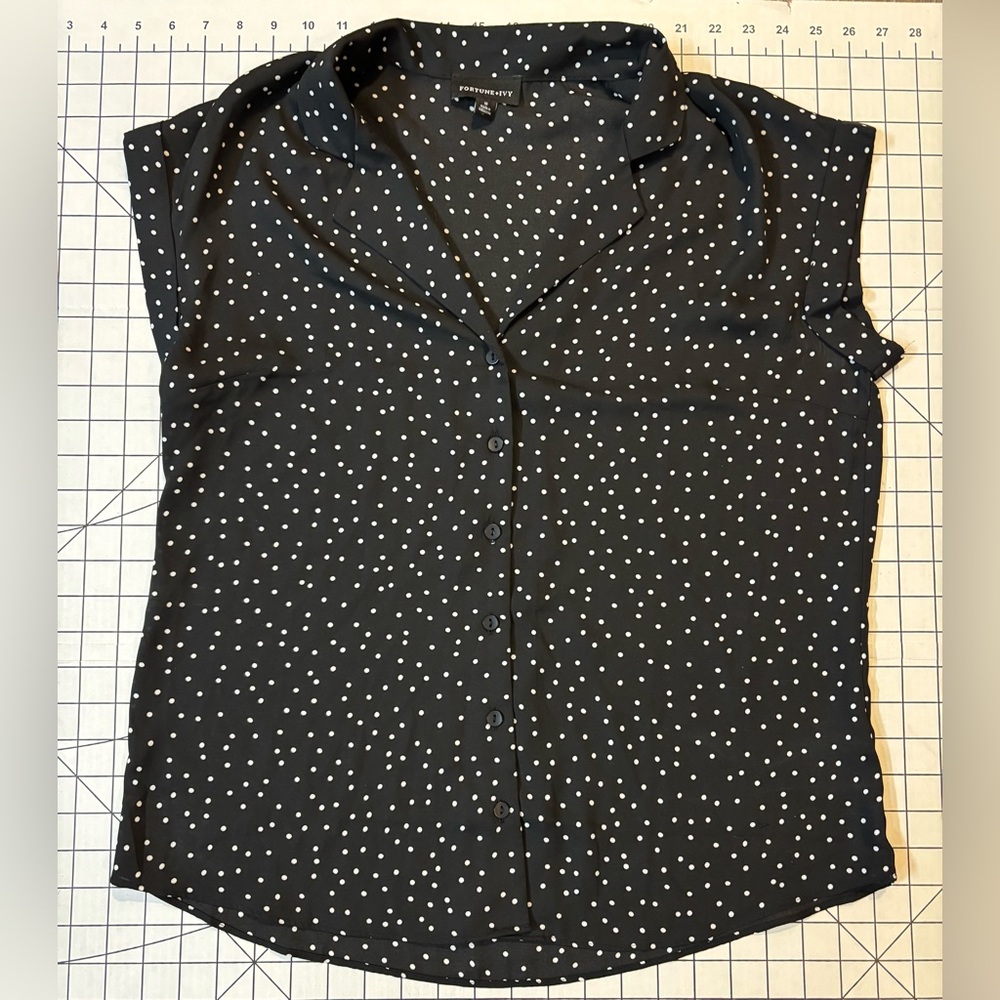 Fortune‎ + Ivy Women’s Size Medium Black and White Polka Dot Blouse